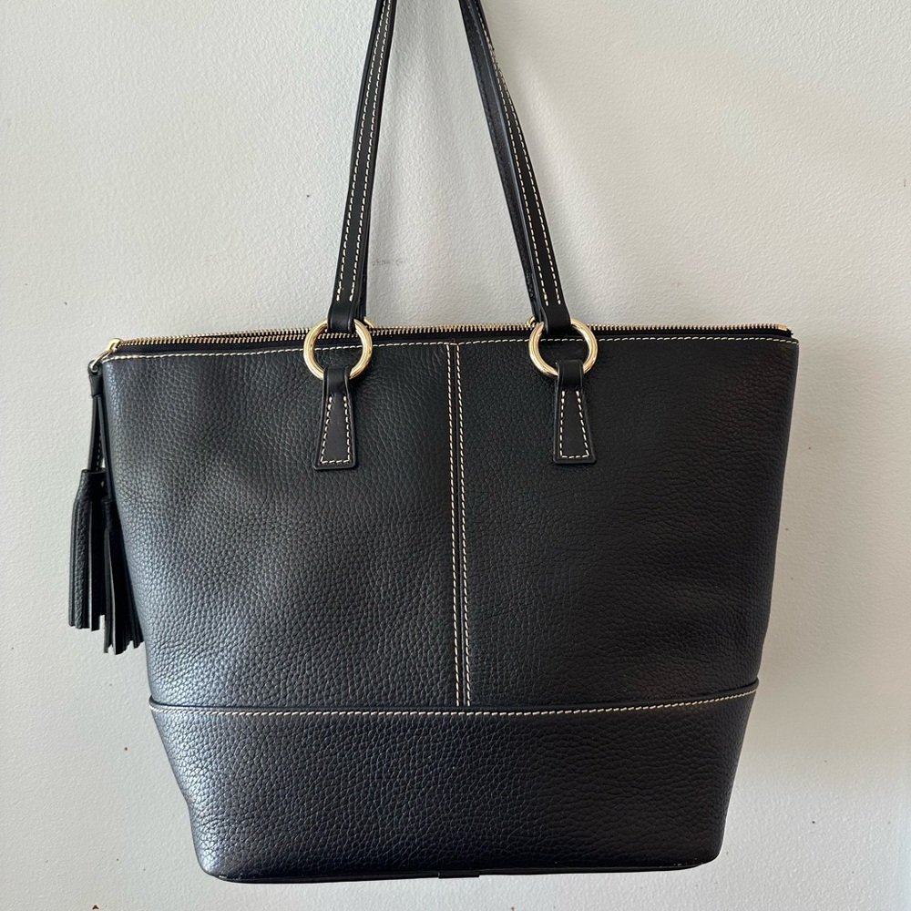 Dooney & Bourke Toby Tote Small Black Pebble Leather Zipper Saffiano - Picture 3 of 7